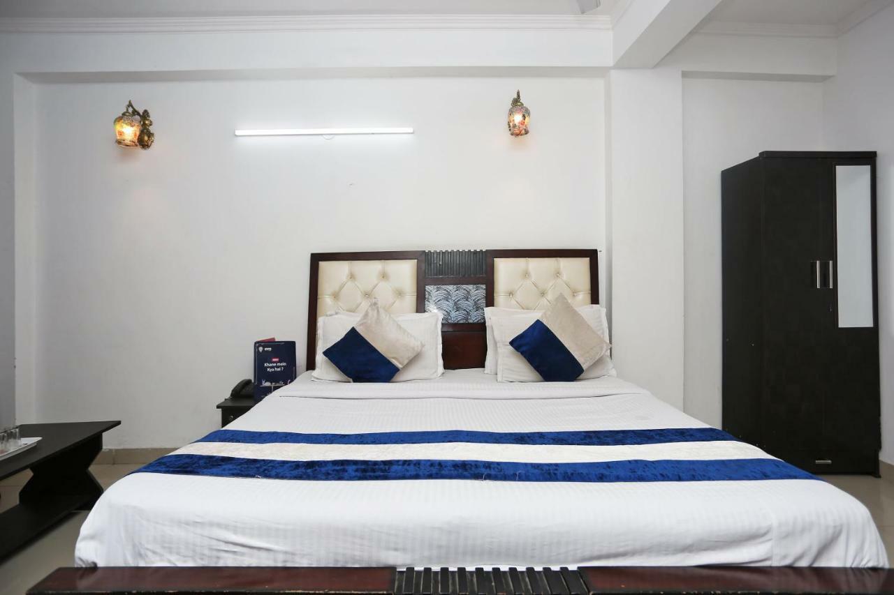 Oyo 8253 Golden Heights Hotel New Delhi Exterior foto
